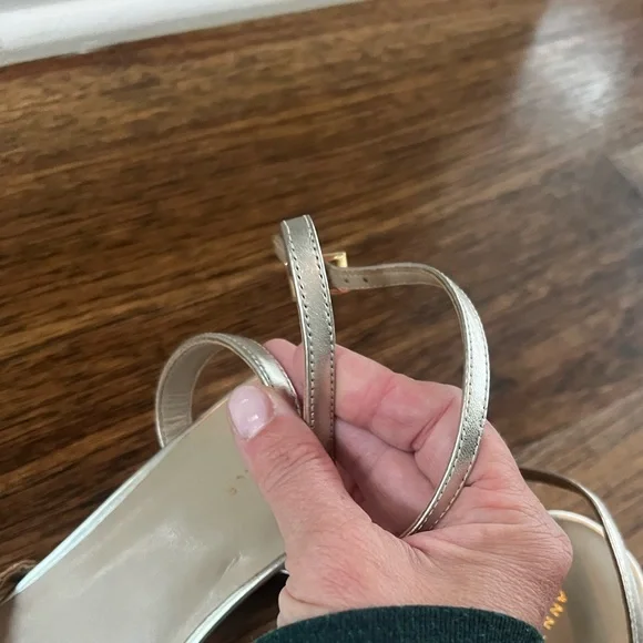 Gold Ann Taylor Block Heel Sandal - Never Worn! - Picture 4 of 8